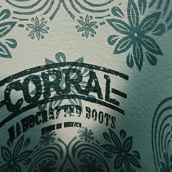 Corral Women's Distressed Leather Boots Size 9 Intricate Floral Embroidery - Picture 5 of 16